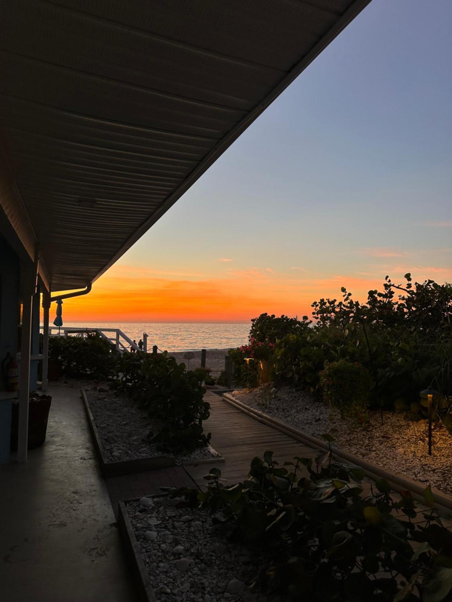Pearl Beach Inn Englewood Extérieur photo