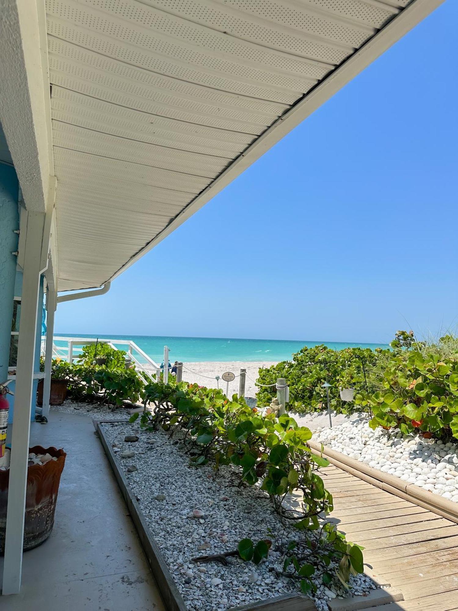 Pearl Beach Inn Englewood Extérieur photo