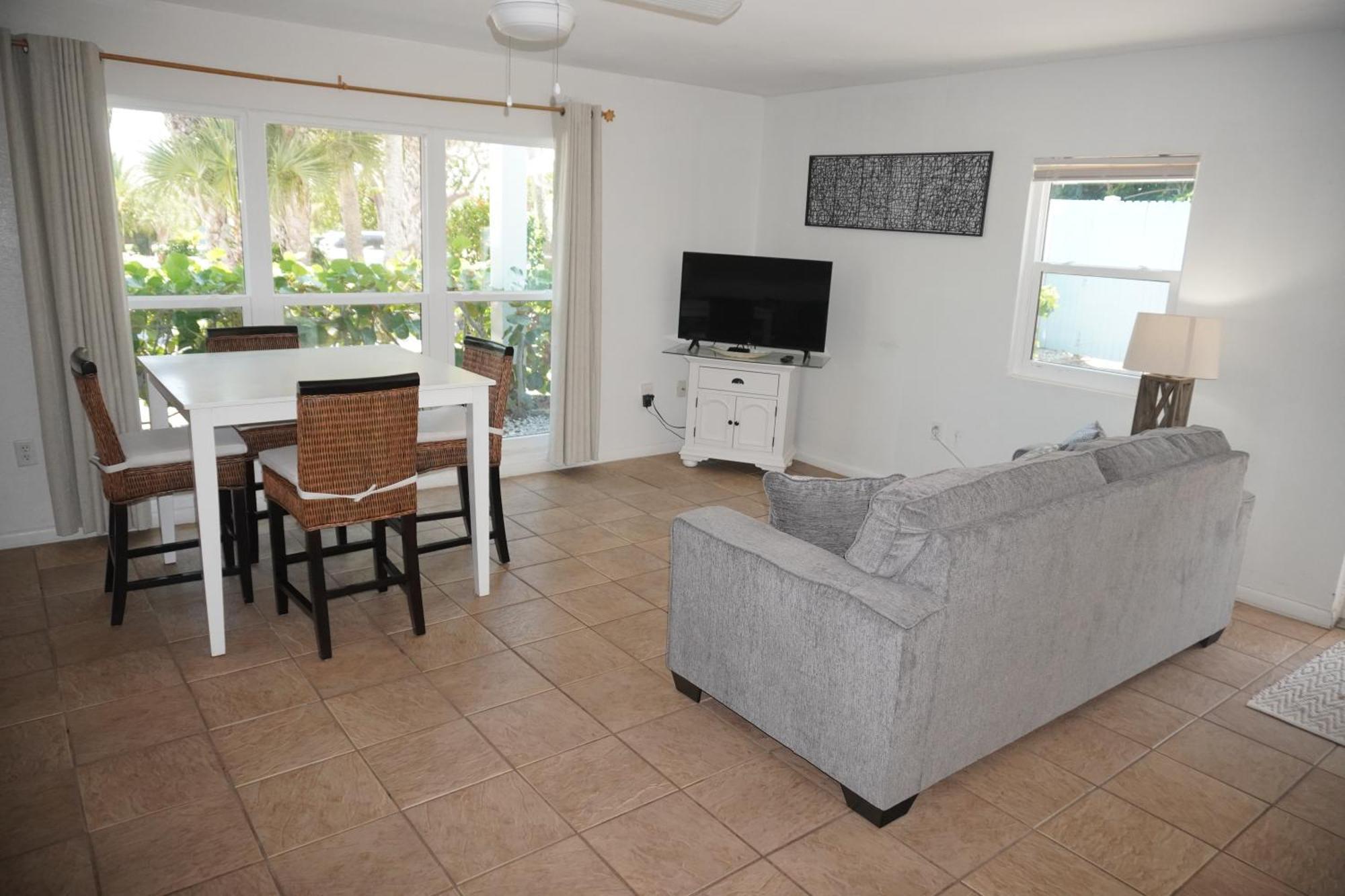 Pearl Beach Inn Englewood Extérieur photo