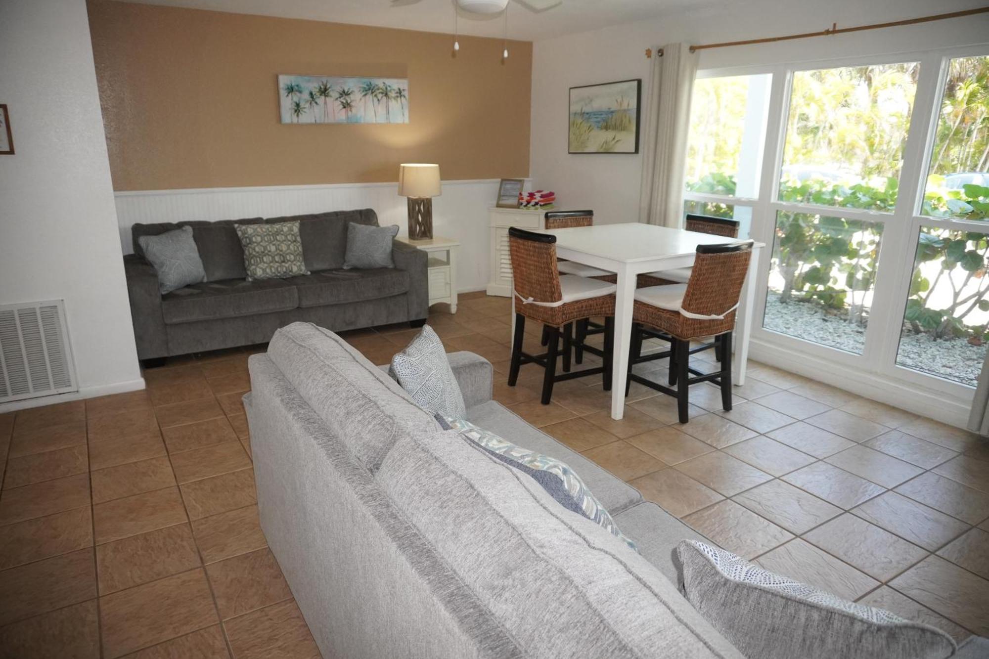 Pearl Beach Inn Englewood Extérieur photo